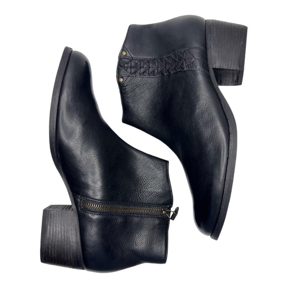 Clark’s Maypearl Fawn Black Leather Side Zip Western Style Ankle Bootie - Picture 4 of 14